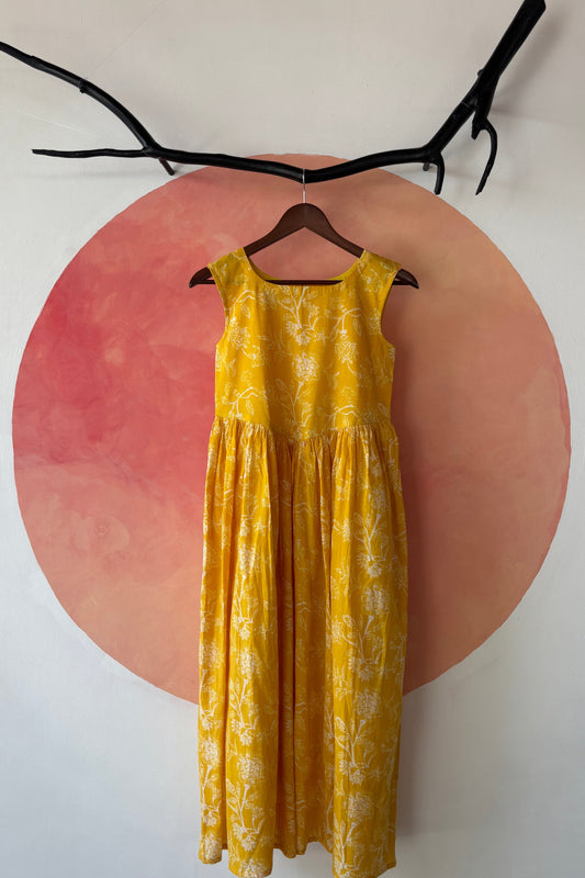 yellow dress